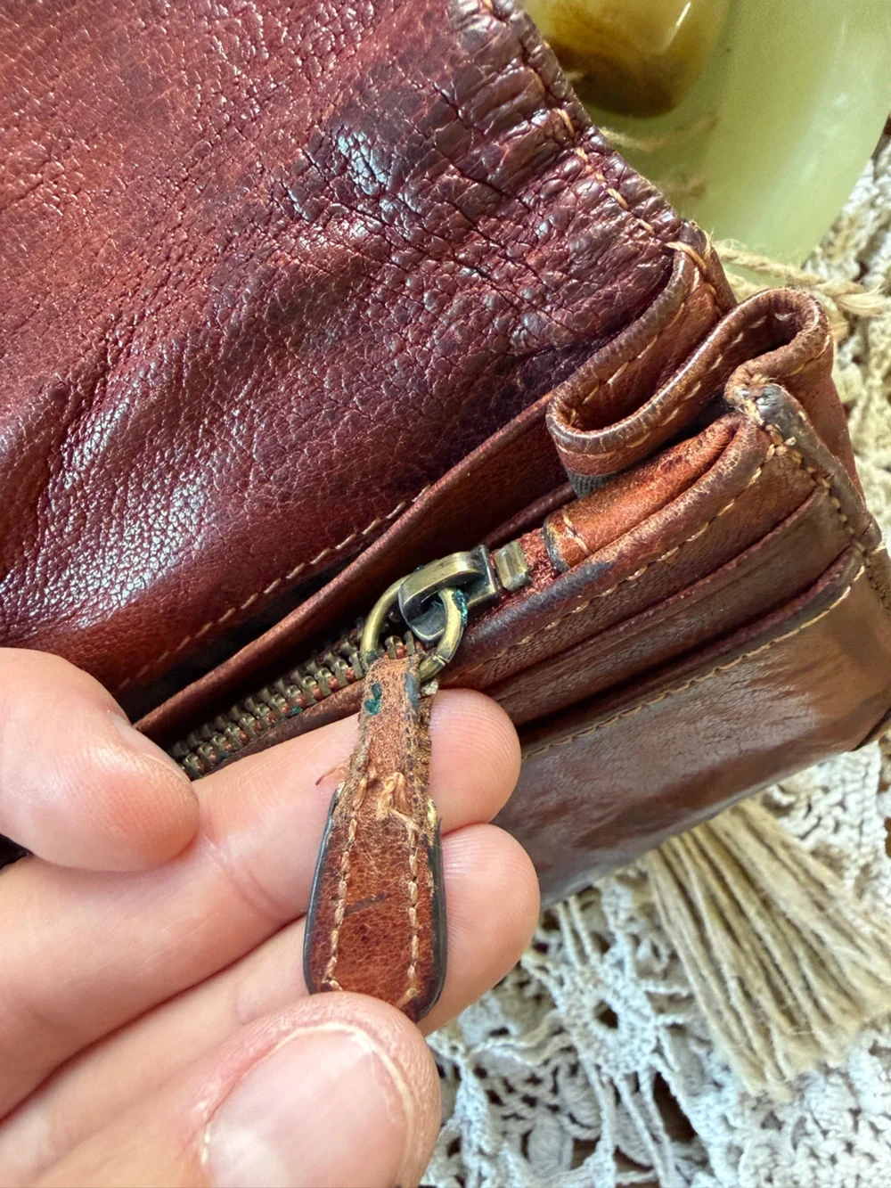 Frye Cameron Continental Cognac Rust Brown Leather Clutch Wallet